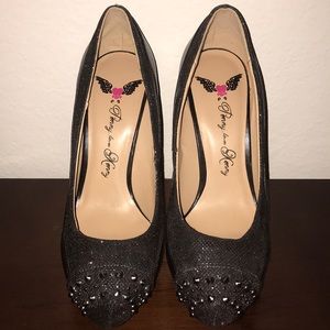 Gorgeous Black 4” Pumps!